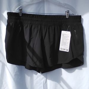 Lululemon Women's Black Tracker 4 inch Low rise Shorts size 18